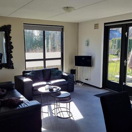 Recreatiewoning Maas en Waal 92 Villa Ewijk Buitenkant foto